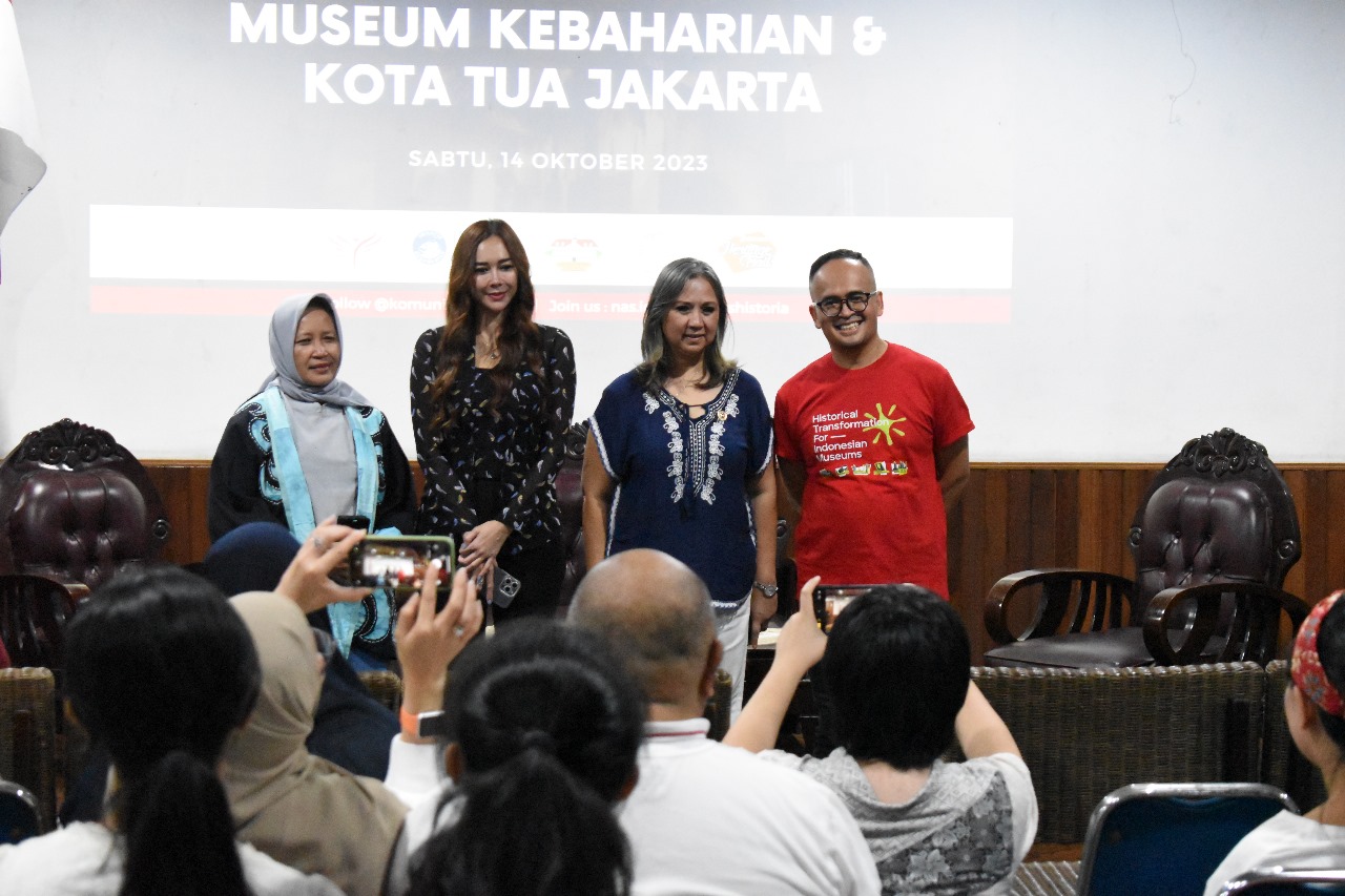 Jelajah Malam Museum di Museum Bahari